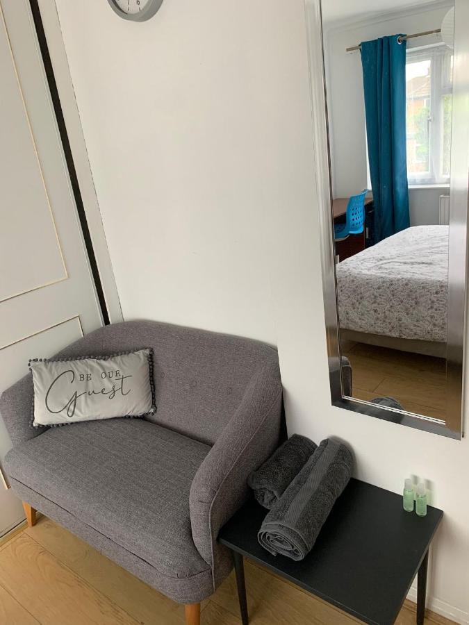 Beaconsfield 4 Bedroom House In Quiet And A Very Pleasant Area, Near London Luton Airport With Free Parking, Fast Wifi, Smart Tv Exteriér fotografie